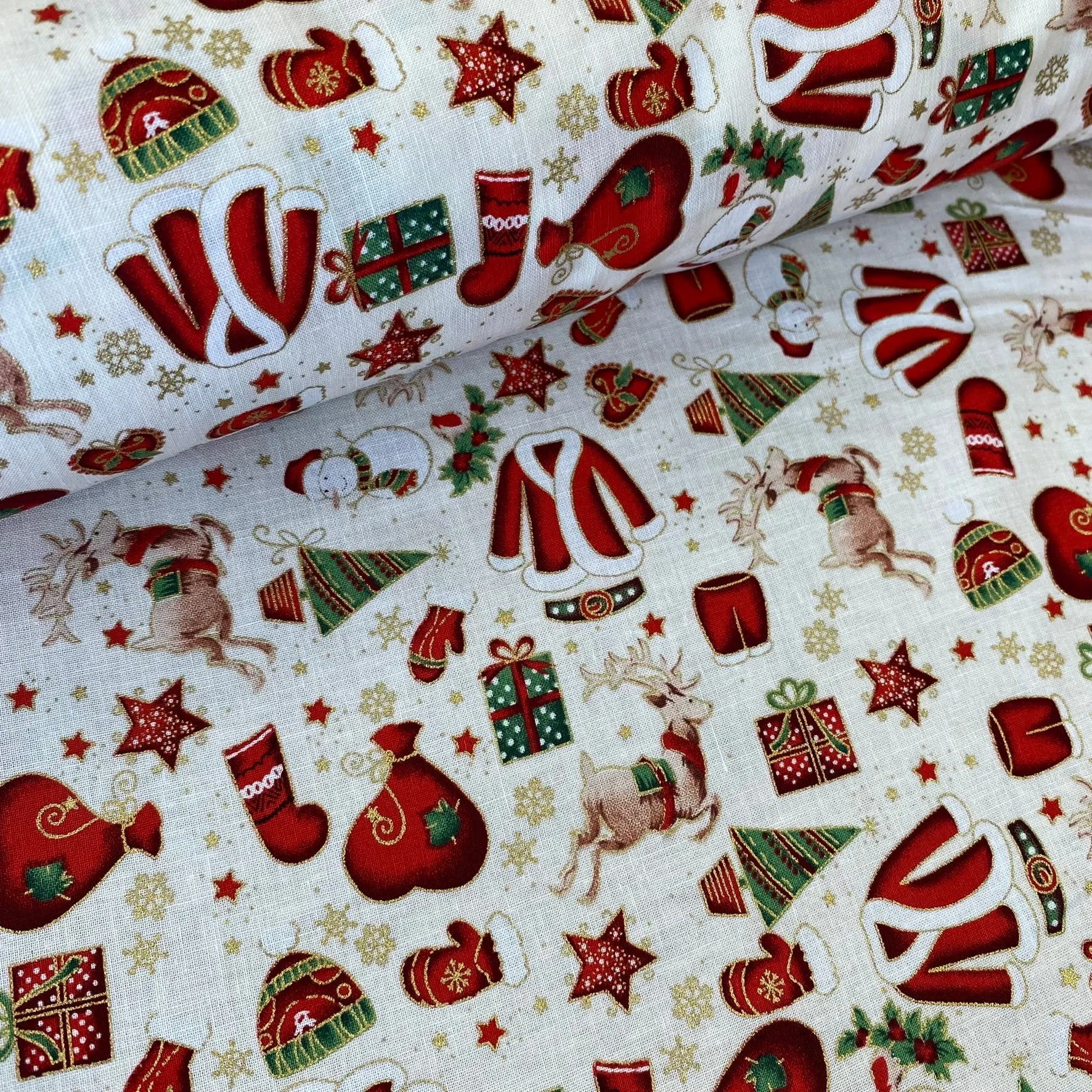 100% Cotton  - Christmas - Christmas Gifts - Select Colour - £9.00 Per Metre - Sold by Half Metre