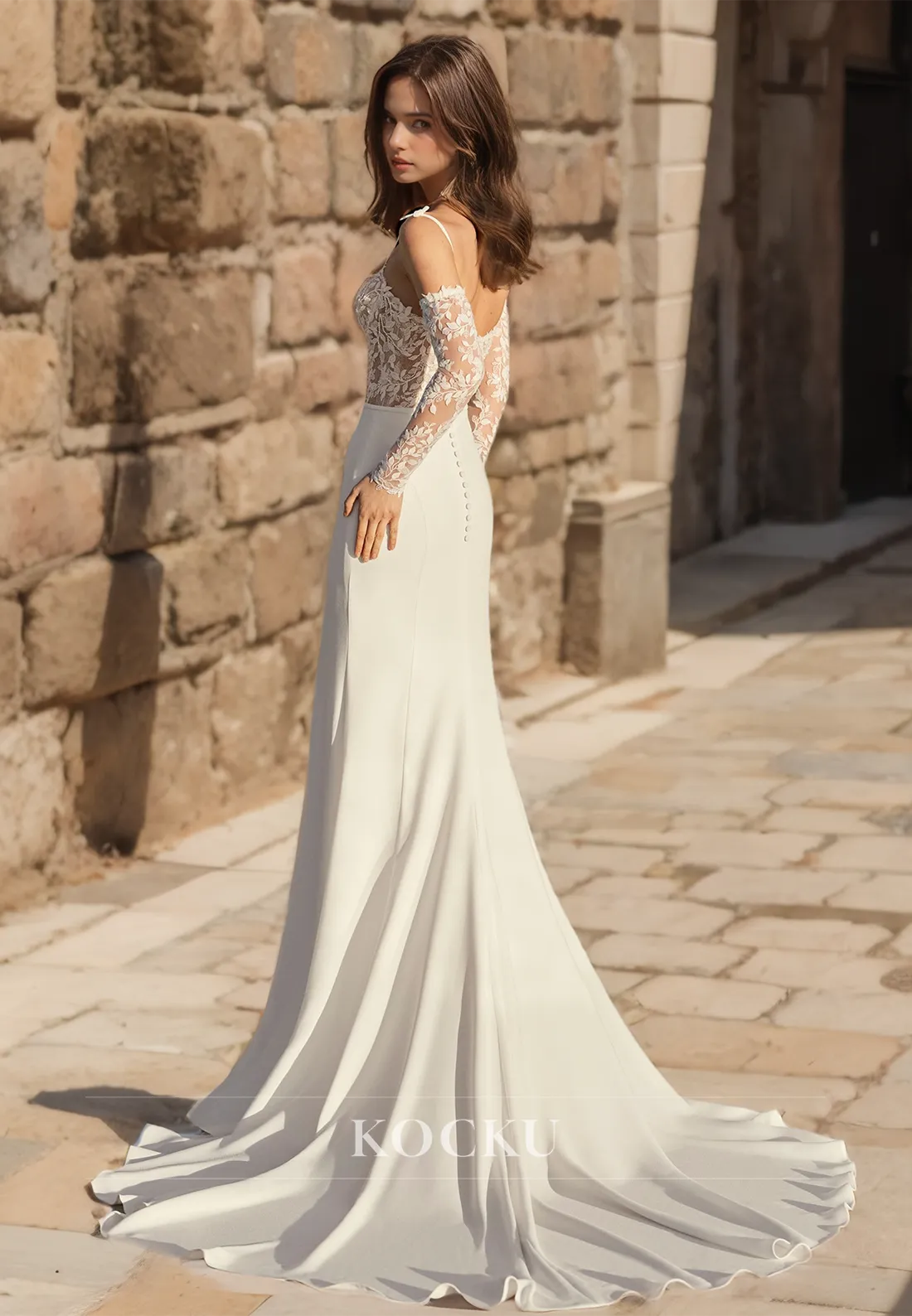 Boho Sweetheart Sheath Spaghetti Straps Long Sleeves Sweep Train Appliques Wedding Dress with Slit