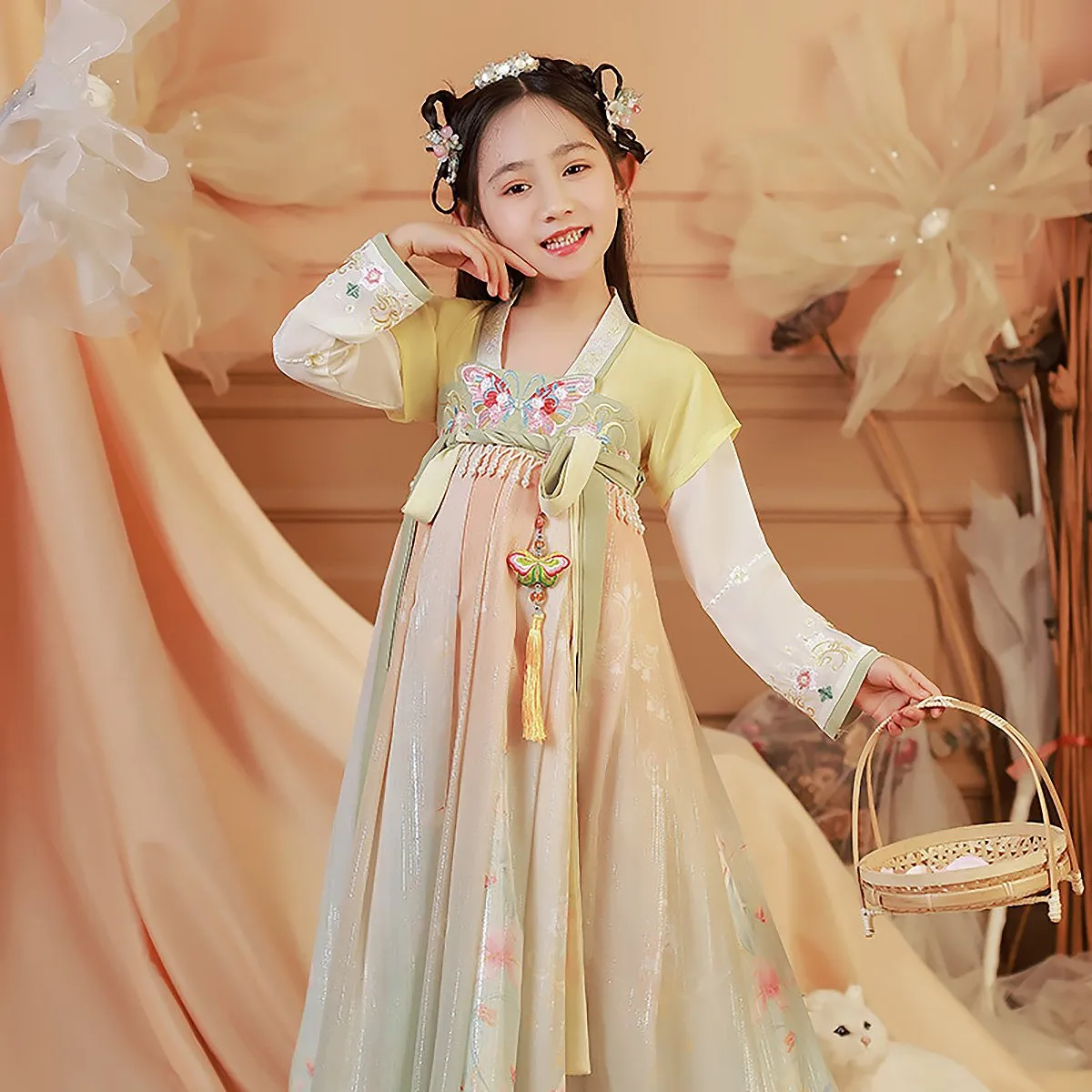 Girls Embroidery Dress Hanfu Traditional Chinese Dress