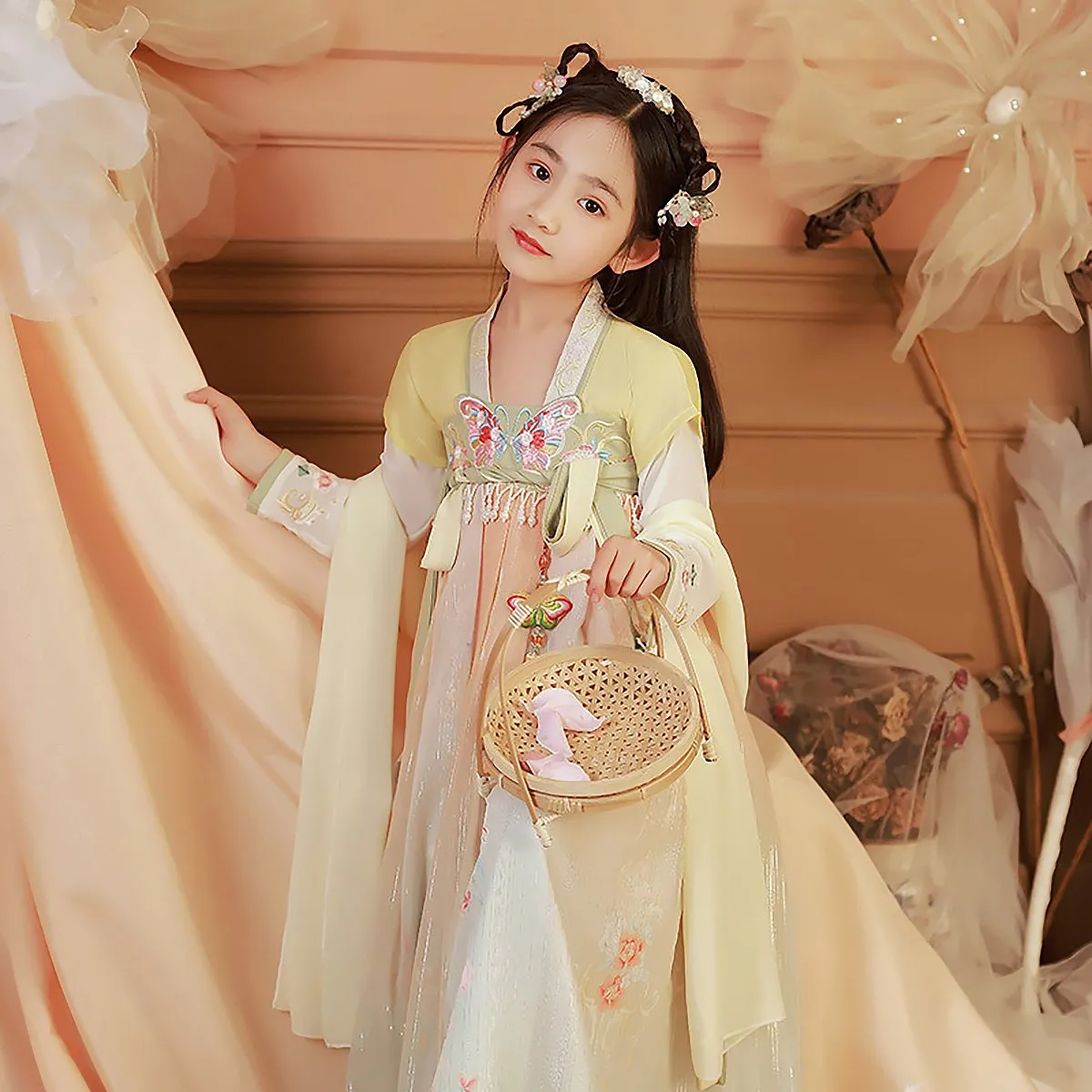 Girls Embroidery Dress Hanfu Traditional Chinese Dress