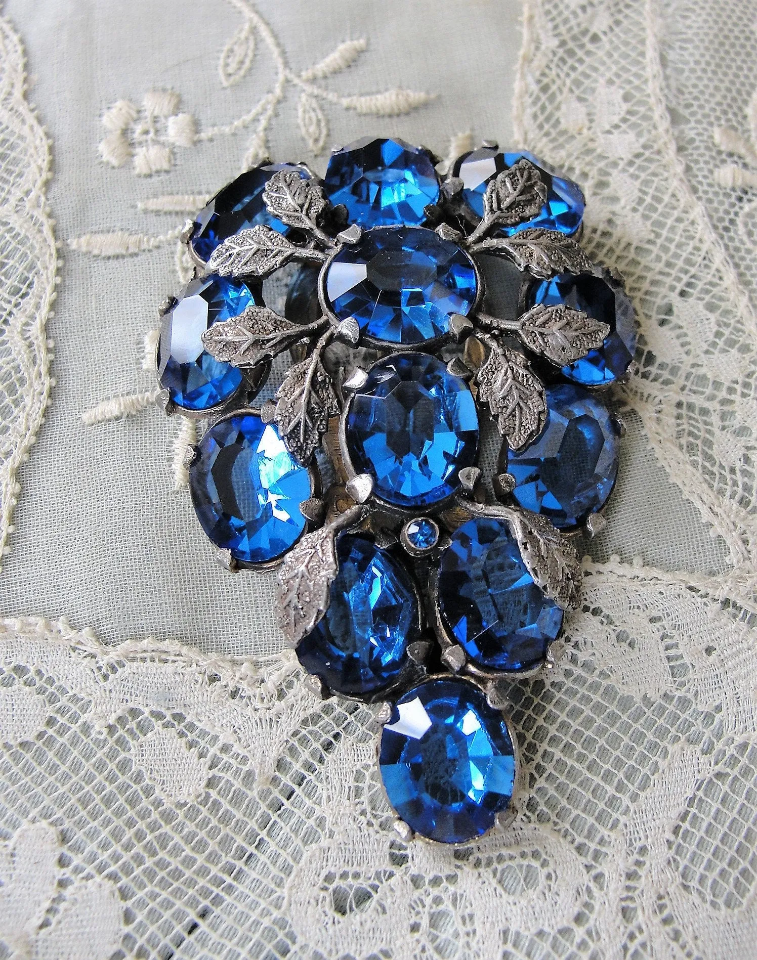 GORGEOUS Art Deco Large Dress or Fur Clip Brooch,Sparkling Blue Czech Glass Stones,Detailed Silver Tone Leaves,Fashion Accessory,Collectible