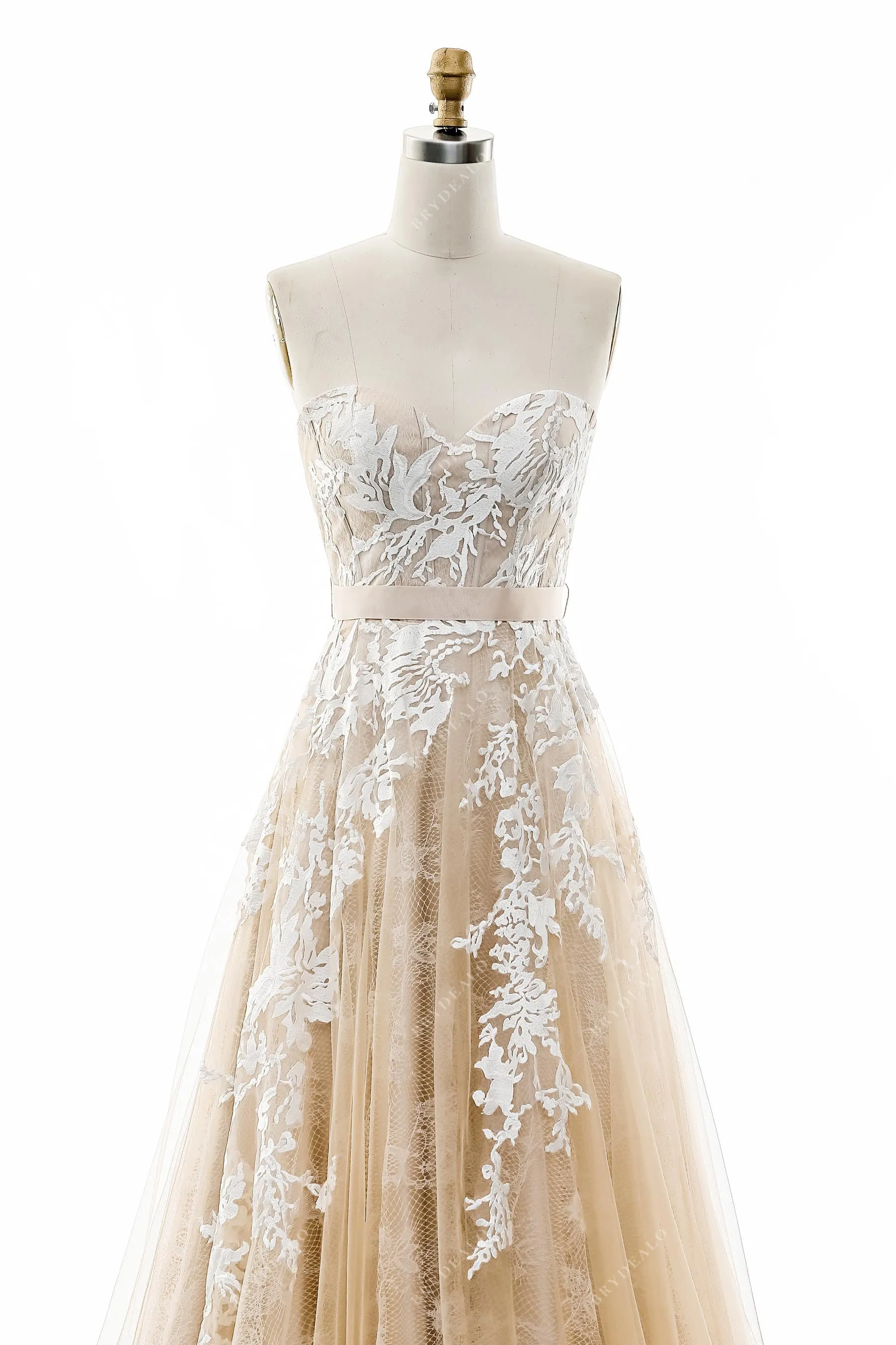 Lace Colored Strapless Traditional Sweetheart Neck Wedding Dress