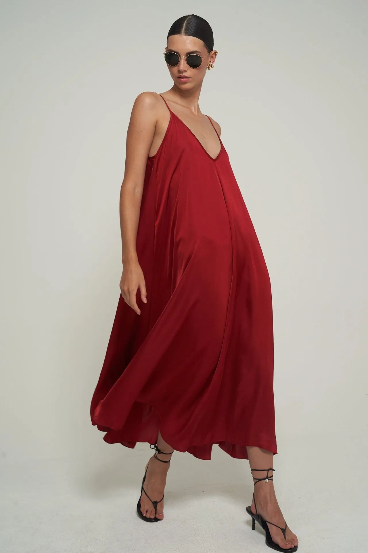 SATIN MAXI DRESS IN RED